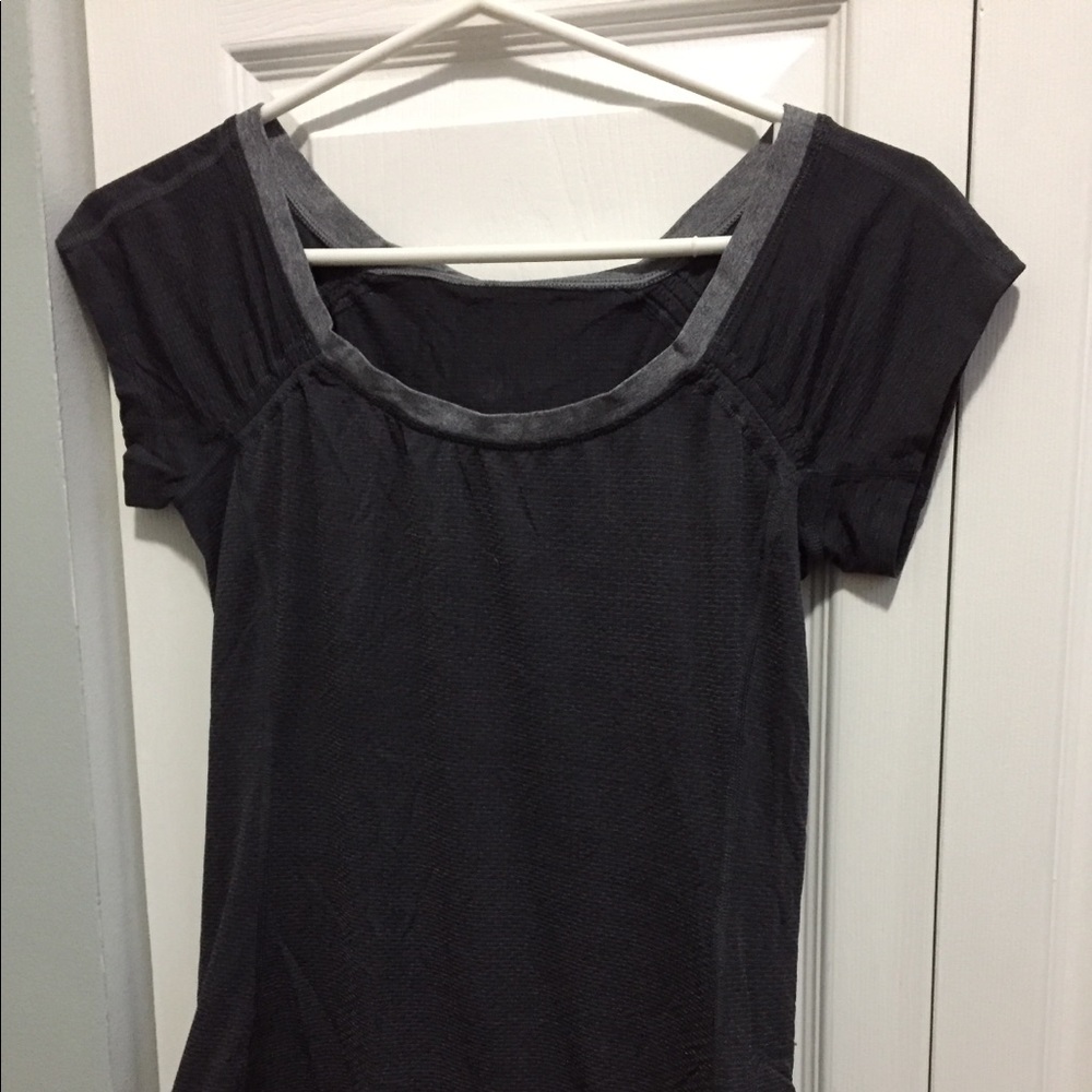 Lululemon black silverescent run top